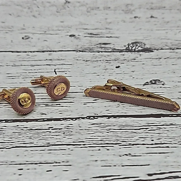 Christian Dior Gold Mesh Cufflink and Tie Bar set - Picture 1 of 5
